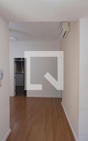 Apartamento à venda com 69m², 2 quartos e sem vagaSala
