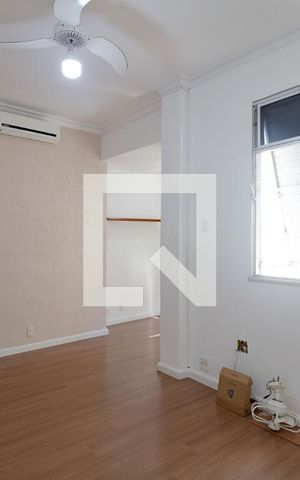 Apartamento à venda com 69m², 2 quartos e sem vagaSala
