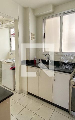 Apartamento para alugar com 60m², 2 quartos e 2 vagas Apartamento para alugar com 60m², 2 quartos e 2 vagasCozinha e Área de Serviço