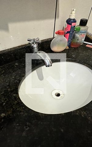 Casa à venda com 150m², 4 quartos e 2 vagasPia do Banheiro Social