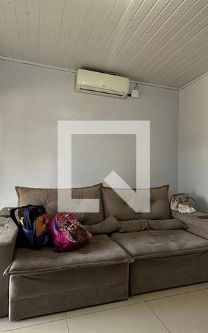 Casa à venda com 150m², 4 quartos e 2 vagasSala