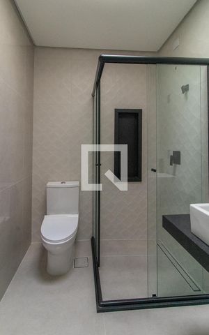 Casa de condomínio à venda com 200m², 3 quartos e 2 vagas Casa de condomínio à venda com 200m², 3 quartos e 2 vagasBanheiro do Quarto 2