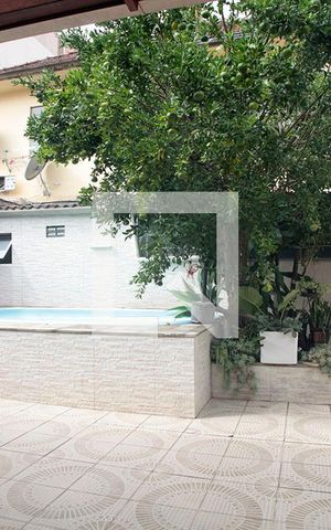 Casa à venda com 100m², 3 quartos e 4 vagasQuarto 2 Vista