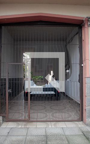 Casa à venda com 100m², 3 quartos e 4 vagasFachada