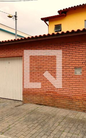Casa para alugar com 195m², 3 quartos e 6 vagasFachada