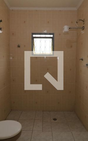 Casa para alugar com 195m², 3 quartos e 6 vagasBanheiro 1