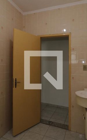 Casa para alugar com 195m², 3 quartos e 6 vagasBanheiro 1