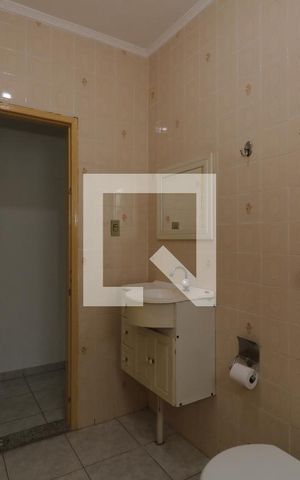Casa para alugar com 195m², 3 quartos e 6 vagasBanheiro 1