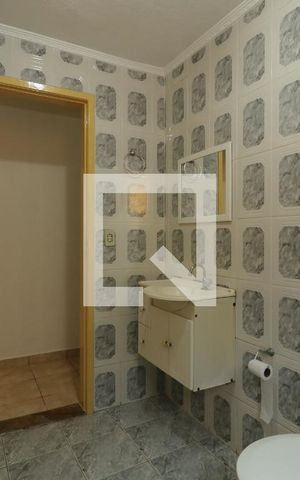 Casa para alugar com 195m², 3 quartos e 6 vagasBanheiro 2