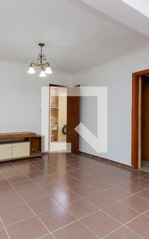 Casa para alugar com 75m², 2 quartos e 1 vaga Casa para alugar com 75m², 2 quartos e 1 vagaSala