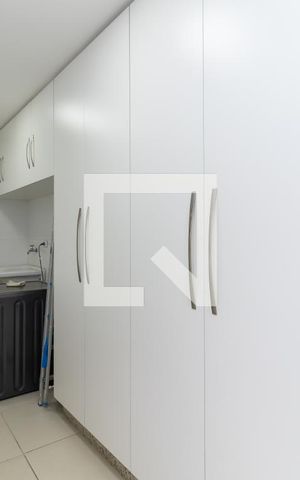 Casa à venda com 184m², 4 quartos e 2 vagas Casa à venda com 184m², 4 quartos e 2 vagasÁrea de Serviço