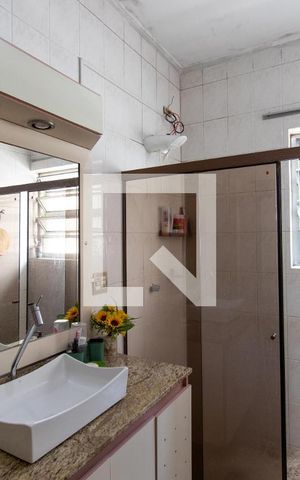Casa à venda com 84m², 2 quartos e 1 vaga Casa à venda com 84m², 2 quartos e 1 vagaBanheiro Social