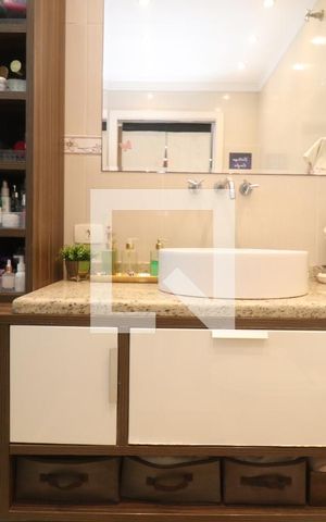 Casa à venda com 130m², 3 quartos e 2 vagasBanheiro da Suíte