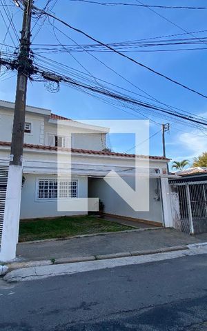 Casa à venda com 130m², 3 quartos e 2 vagasFachada