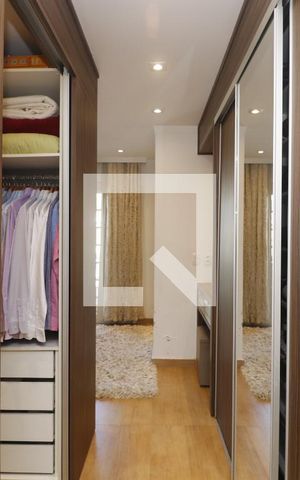 Casa à venda com 130m², 3 quartos e 2 vagasCloset