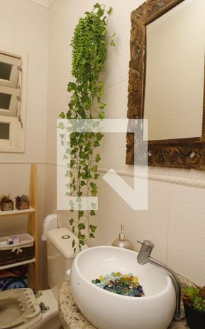 Casa à venda com 130m², 3 quartos e 2 vagasLavabo