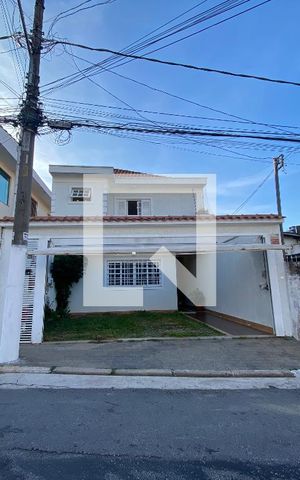Casa à venda com 130m², 3 quartos e 2 vagasFachada