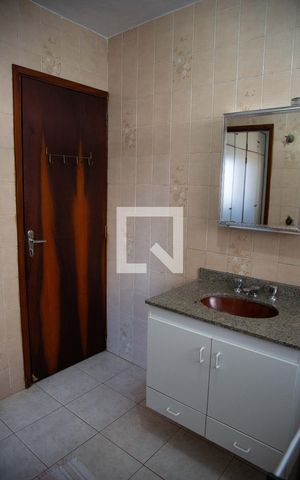 Casa à venda com 170m², 4 quartos e 2 vagas Casa à venda com 170m², 4 quartos e 2 vagasBanheiro