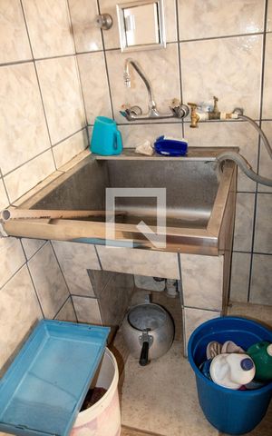Casa à venda com 610m², 4 quartos e 8 vagas Casa à venda com 610m², 4 quartos e 8 vagasÁrea de Serviço