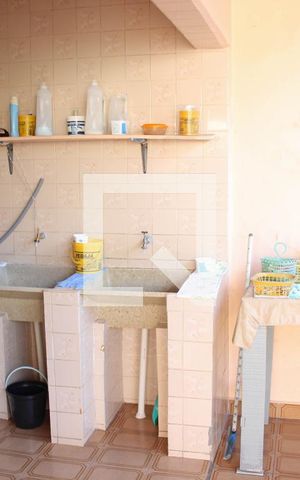 Casa à venda com 300m², 3 quartos e 2 vagasLavanderia
