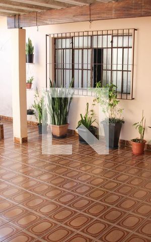 Casa à venda com 300m², 3 quartos e 2 vagasgaragem