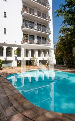Apartamento à venda com 210m², 4 quartos e 4 vagasÁrea comum - Piscina