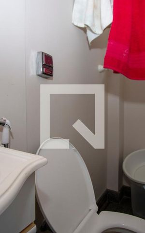 Apartamento à venda com 210m², 4 quartos e 4 vagasBanheiro de Serviço
