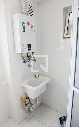 Apartamento à venda com 76m², 3 quartos e 2 vagas Apartamento à venda com 76m², 3 quartos e 2 vagasÁrea de Serviço