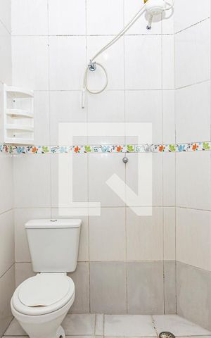 Casa à venda com 110m², 2 quartos e 1 vaga Casa à venda com 110m², 2 quartos e 1 vagaBanheiro