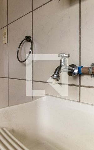 Apartamento à venda com 42m², 1 quarto e sem vagaBanheiro - Torneira