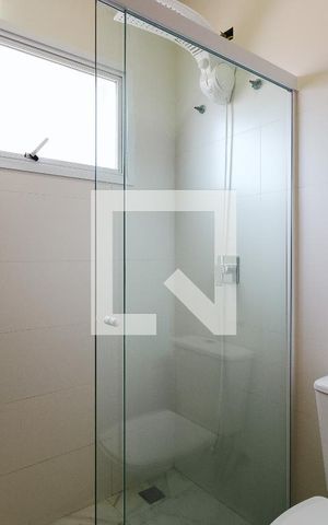 Casa à venda com 171m², 3 quartos e 2 vagas Casa à venda com 171m², 3 quartos e 2 vagasBanheiro