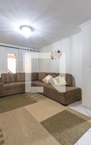 Casa à venda com 202m², 4 quartos e 2 vagas Casa à venda com 202m², 4 quartos e 2 vagasSala