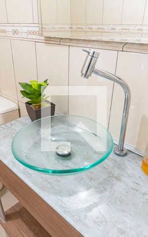 Casa à venda com 202m², 4 quartos e 2 vagas Casa à venda com 202m², 4 quartos e 2 vagasBanheiro