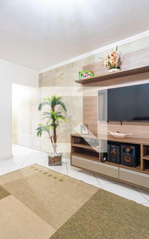 Casa à venda com 202m², 4 quartos e 2 vagas Casa à venda com 202m², 4 quartos e 2 vagasSala