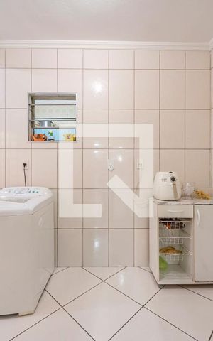 Casa à venda com 202m², 4 quartos e 2 vagas Casa à venda com 202m², 4 quartos e 2 vagasÁrea de Serviço