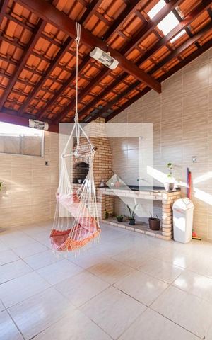 Casa à venda com 202m², 4 quartos e 2 vagas Casa à venda com 202m², 4 quartos e 2 vagasChurrasqueira