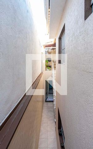 Casa à venda com 202m², 4 quartos e 2 vagas Casa à venda com 202m², 4 quartos e 2 vagasCorredor