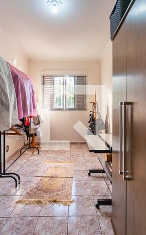 Casa à venda com 202m², 4 quartos e 2 vagas Casa à venda com 202m², 4 quartos e 2 vagasQuarto 3