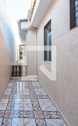Casa à venda com 202m², 4 quartos e 2 vagas Casa à venda com 202m², 4 quartos e 2 vagasCorredor