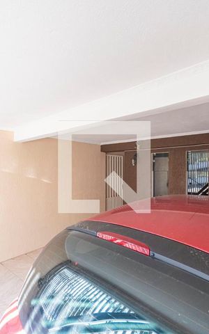 Casa à venda com 202m², 4 quartos e 2 vagas Casa à venda com 202m², 4 quartos e 2 vagasGaragem