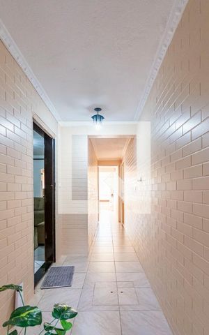 Casa à venda com 202m², 4 quartos e 2 vagas Casa à venda com 202m², 4 quartos e 2 vagasGaragem
