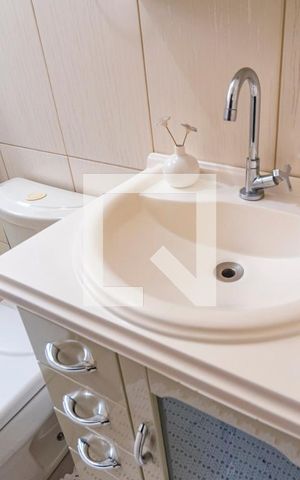 Casa à venda com 202m², 4 quartos e 2 vagas Casa à venda com 202m², 4 quartos e 2 vagasBanheiro
