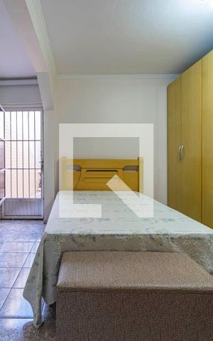 Casa à venda com 202m², 4 quartos e 2 vagas Casa à venda com 202m², 4 quartos e 2 vagasQuarto 4