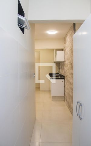 Apartamento à venda com 84m², 3 quartos e 1 vagaÁrea de Serviço
