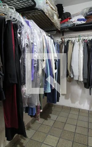 Casa à venda com 200m², 4 quartos e 2 vagasCloset da suíte 1