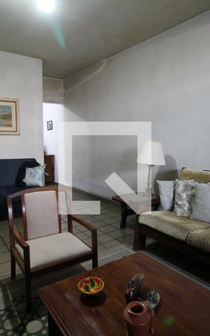 Casa à venda com 200m², 4 quartos e 2 vagasSala
