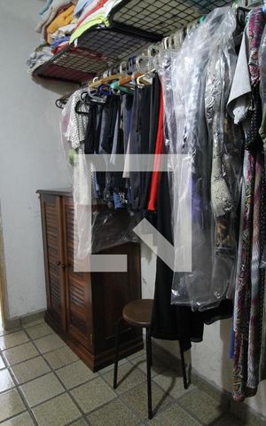 Casa à venda com 200m², 4 quartos e 2 vagasCloset da suíte 1