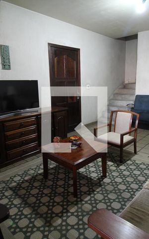 Casa à venda com 200m², 4 quartos e 2 vagasSala