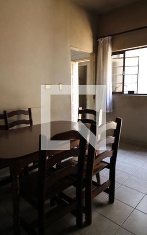 Casa à venda com 200m², 4 quartos e 2 vagasSala
