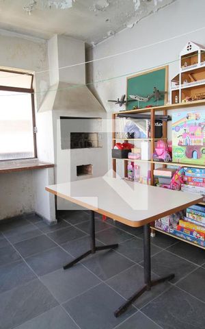 Casa à venda com 200m², 4 quartos e 2 vagasÁrea comum - Churrasqueira